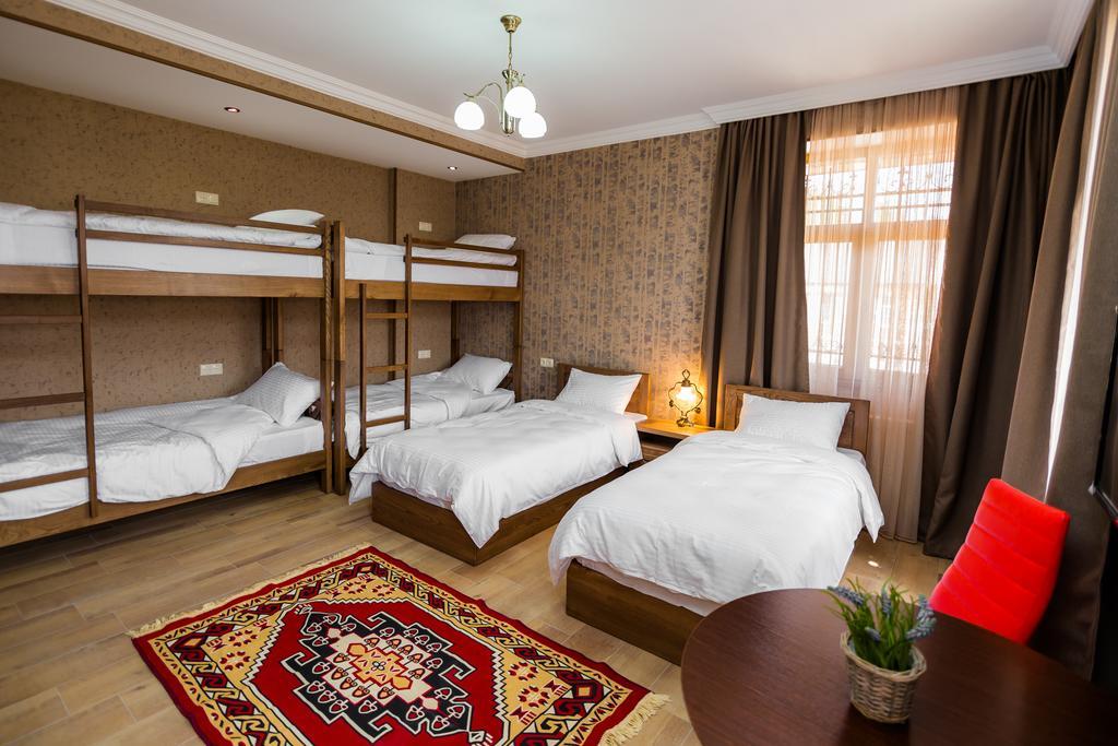 Metekhi'S Galavani Hotel Tiflis Habitación foto