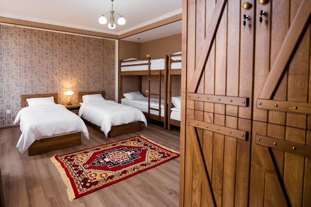 Metekhi'S Galavani Hotel Tiflis Habitación foto